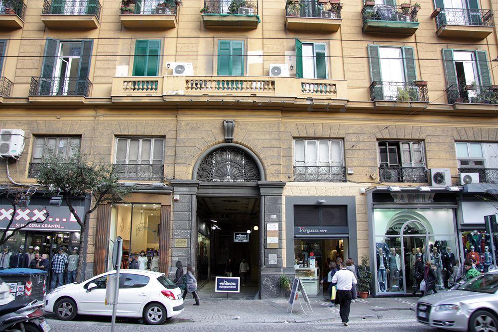 Viaggio A Napoli B&B Bagian luar foto