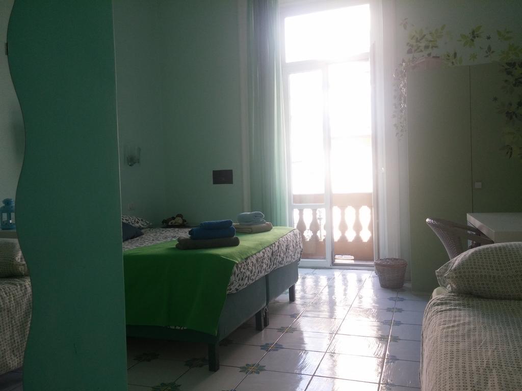 Viaggio A Napoli B&B Bagian luar foto