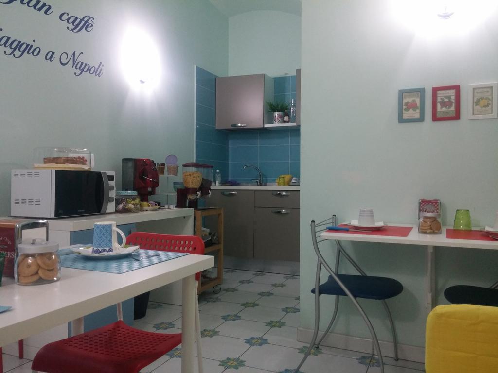 Viaggio A Napoli B&B Bagian luar foto