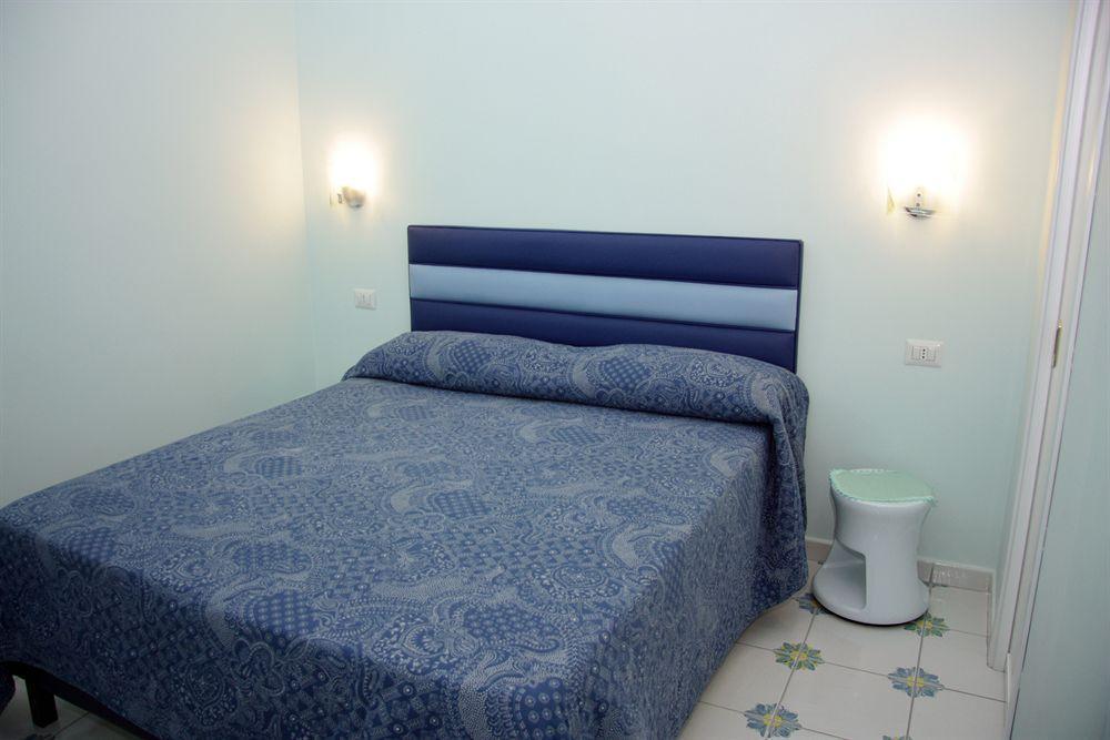 Viaggio A Napoli B&B Bagian luar foto