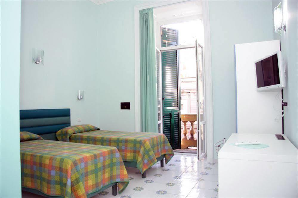 Viaggio A Napoli B&B Bagian luar foto